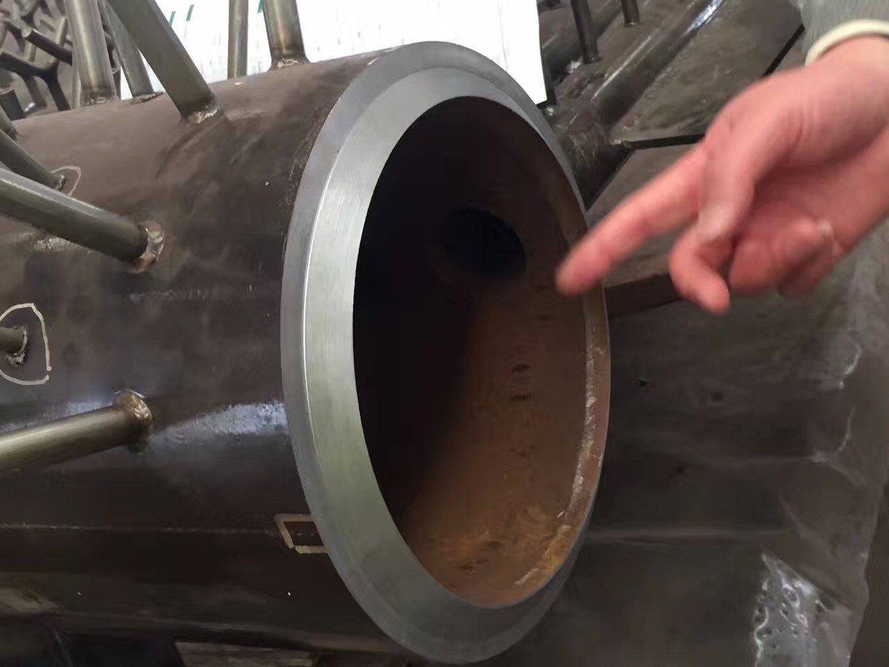 Машина подготовки трубки электрического двигателя Внутренн-установленная станком для скашивания углов сваривая